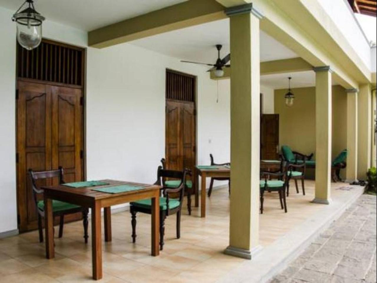 Villa Tara Hikkaduwa Extérieur photo